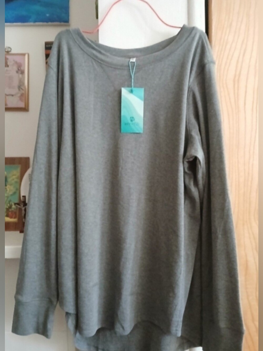 Gray Women's Top NWT. Size XL. comfortable fit.